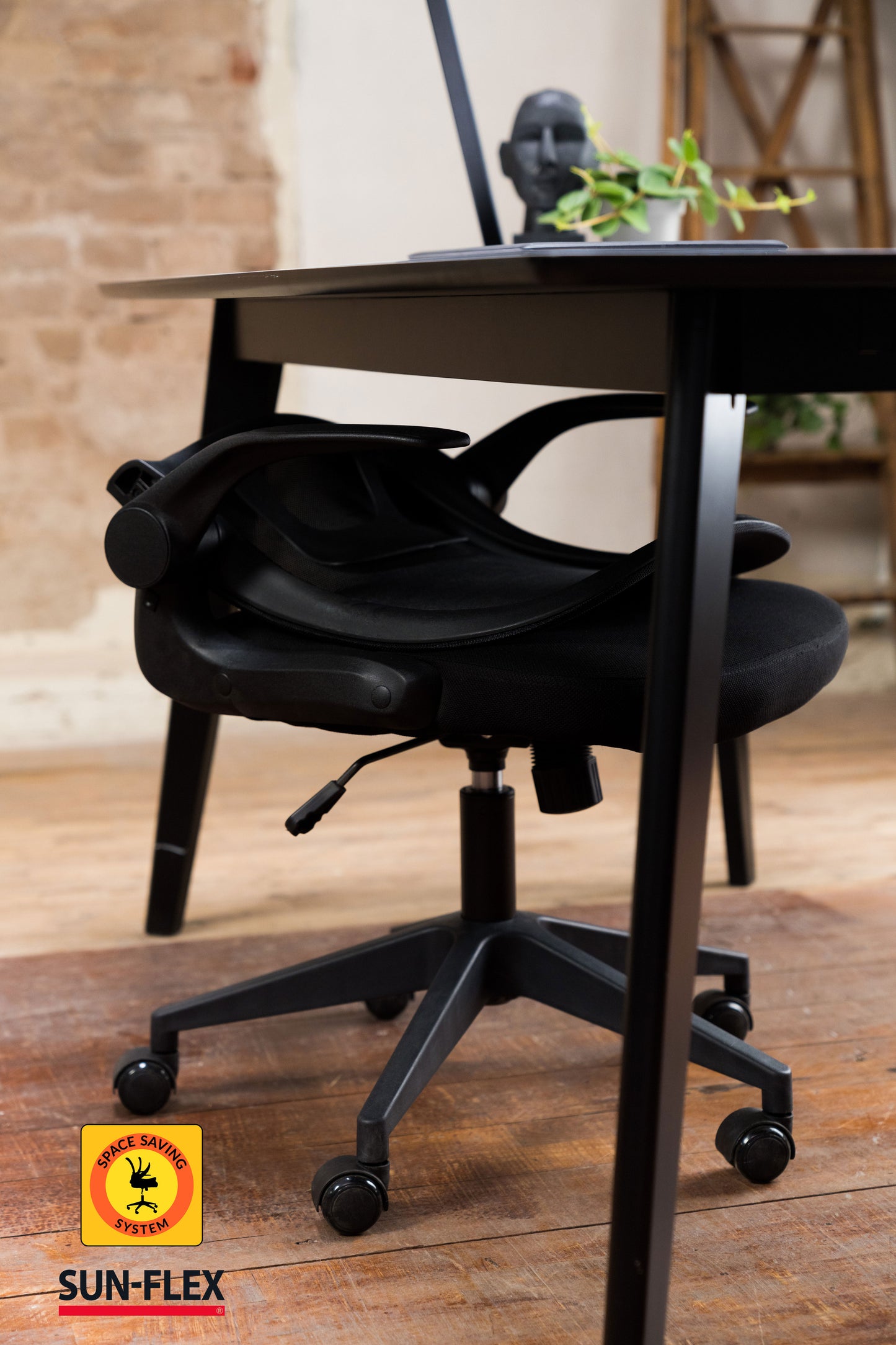 Reguliuojamo aukščio kėdė SUN-FLEX®HIDEAWAY CHAIR, 91-101 cm, juodas rėmas, juoda sėdima vieta