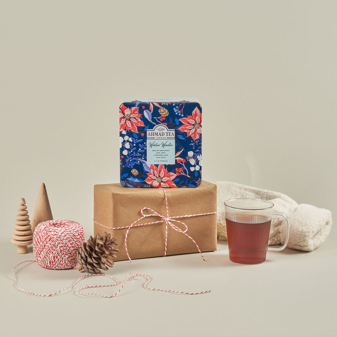 Arbata AHMAD TEA Winter Wonder Selection, 40 arbatos pakelių, metalinė dėžutė