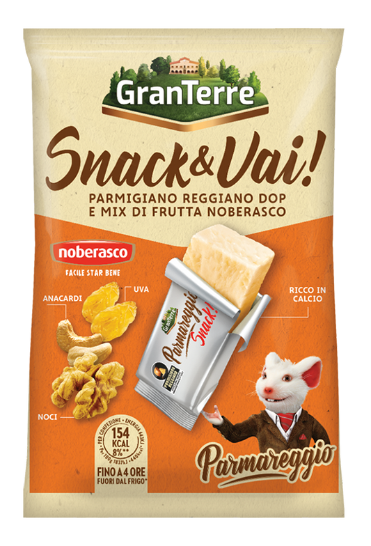 Snack of hard PARMIGIANO cheese PARMIGIANO REGGIANO 30% fat and dried fruits and nuts, 35g