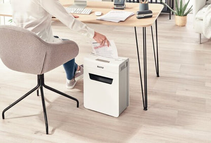 Dokumentų naikiklis LEITZ IQ Protect Premium 8X P4