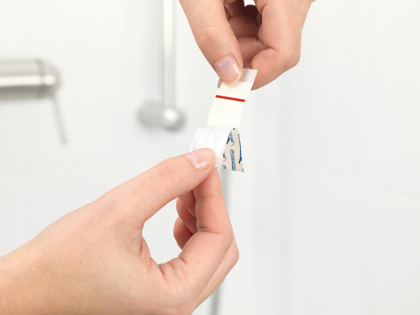 Dvipusio lipnumo nuimamos juostelės TESA Powerstrips Waterproof Strips Large, didelės,atsparios vandeniui, 6vnt.