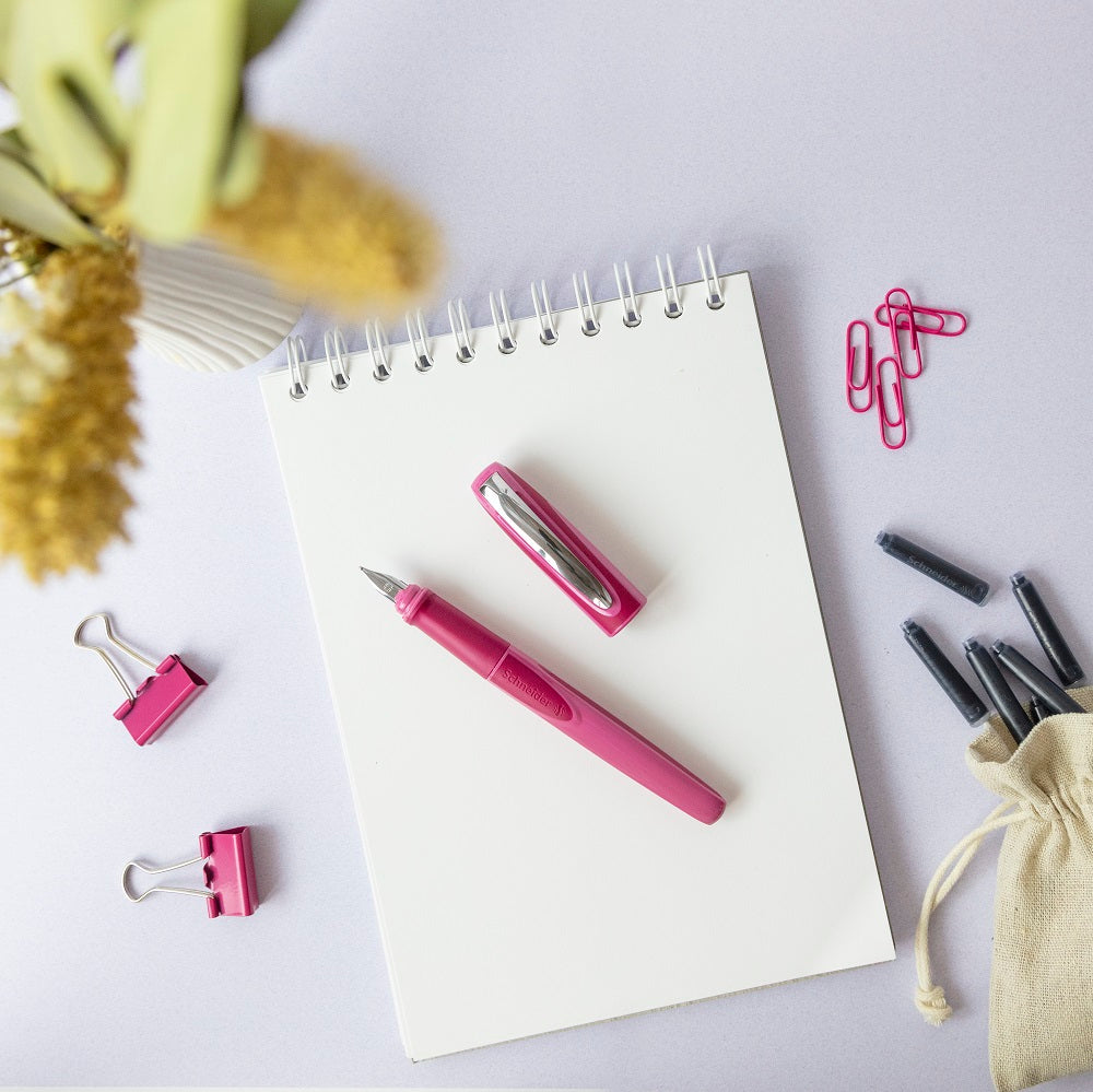 Fountain pen SCHNEIDER RAY, 0.7mm, raspberry colored barrel, blue ink