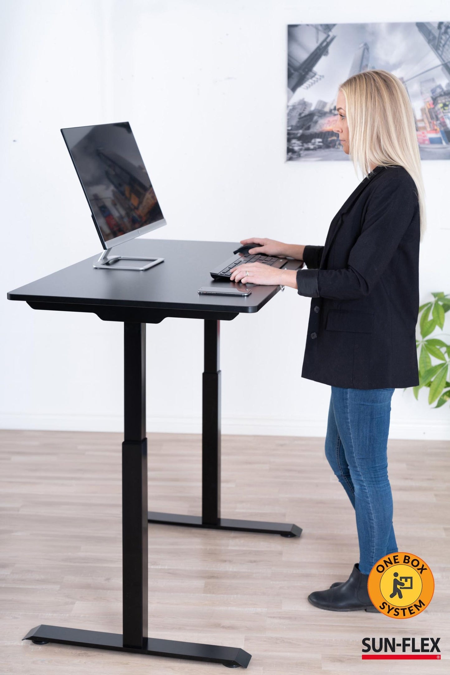 Reguliuojamo aukščio stalas SUN-FLEX®EASYDESK ELITE, elektrinis, vieno variklio, juodas rėmas, 120x60 cm juodas stalviršis