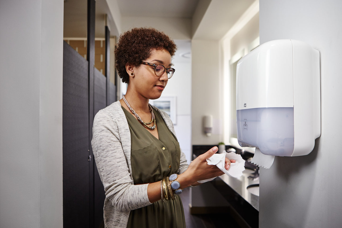 Paper towels TORK PREMIUM EXTRA SOFT H1, 290016, 2 ply, 21 cm x 100 m, white