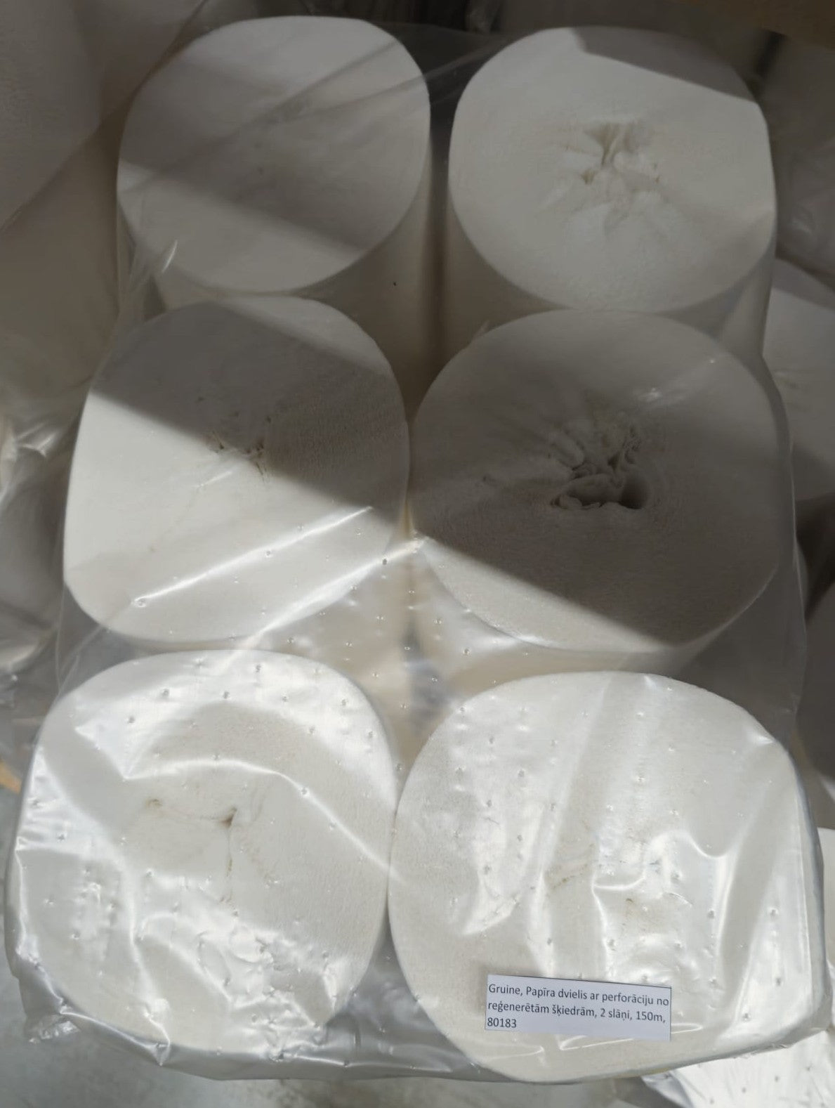 Popieriniai rankšluosčiai GRUINE, su perforacija iš regeneruotų pluoštų, 2 sluoksniai, 150m, 80183