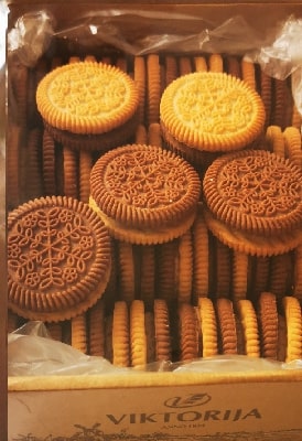 Biscuits "DVYNUKAI" cocoa and vanilla, covered with chocolate-flavored cream, 0.800kg